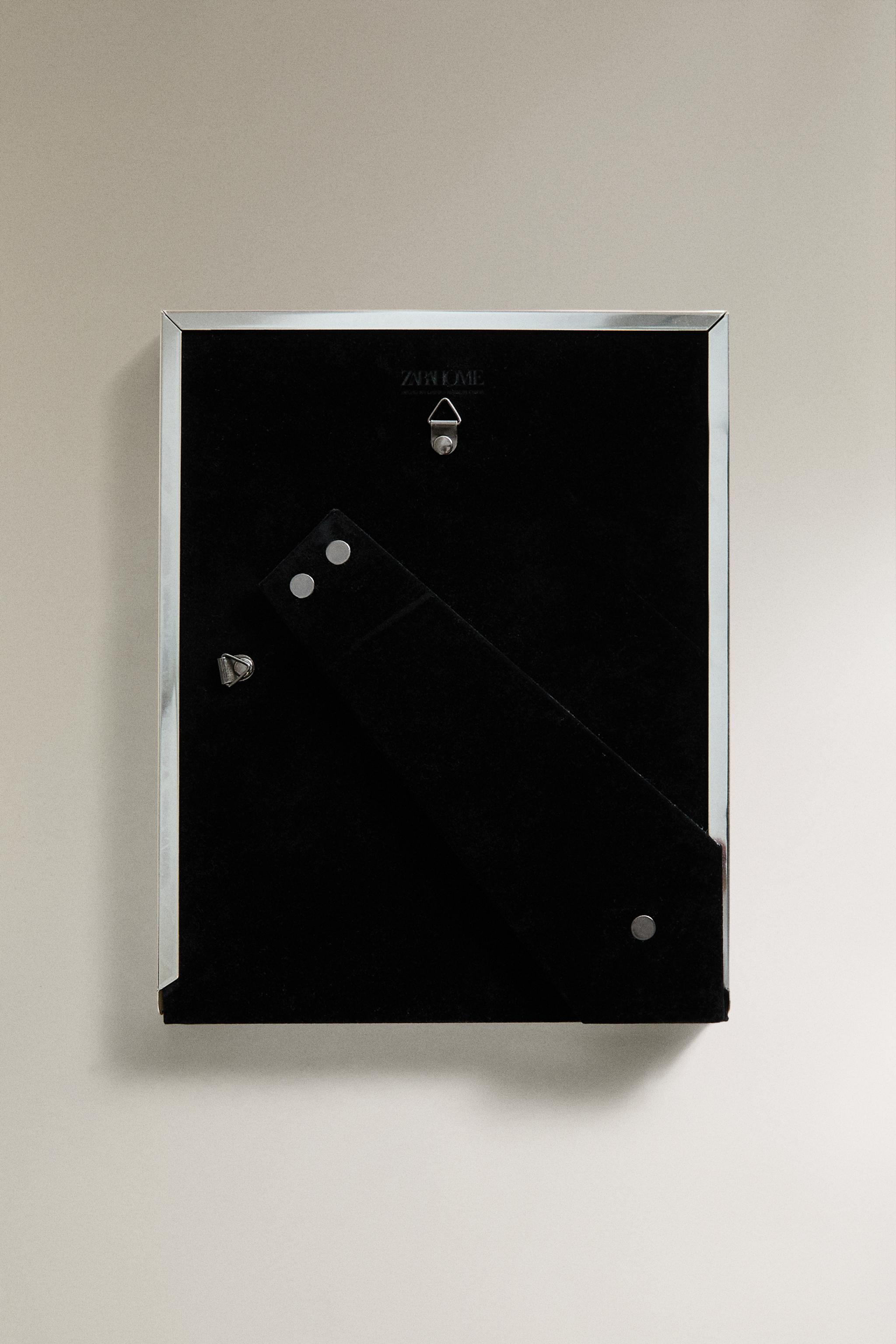 METAL PICTURE FRAME WITH STEPPED MAT